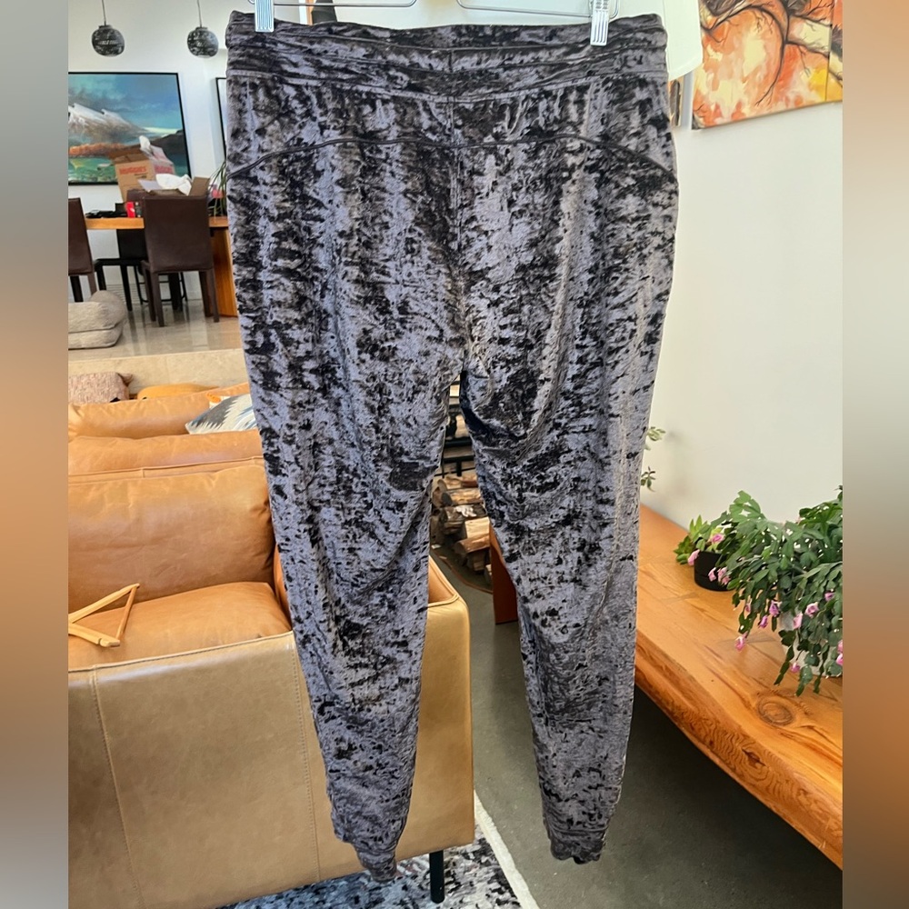 Lululemon Ready to Crush Jogger - Picture 5 of 5
